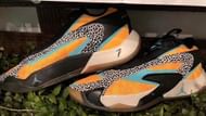 Here's another look at the shoes (Image via Twitter/@uptod4te)